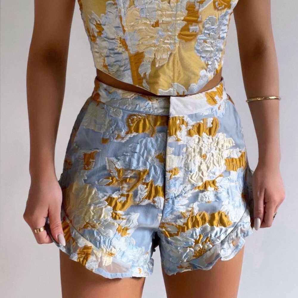 SHOWPO NWT Brailey Shorts Frill Hem Shorts in Blue & Yellow Jacquard Size 6